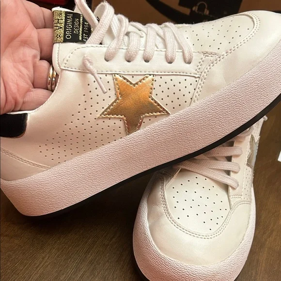 Vintage Havana Cream Sneakers with Gold Star - Picture 3 of 10